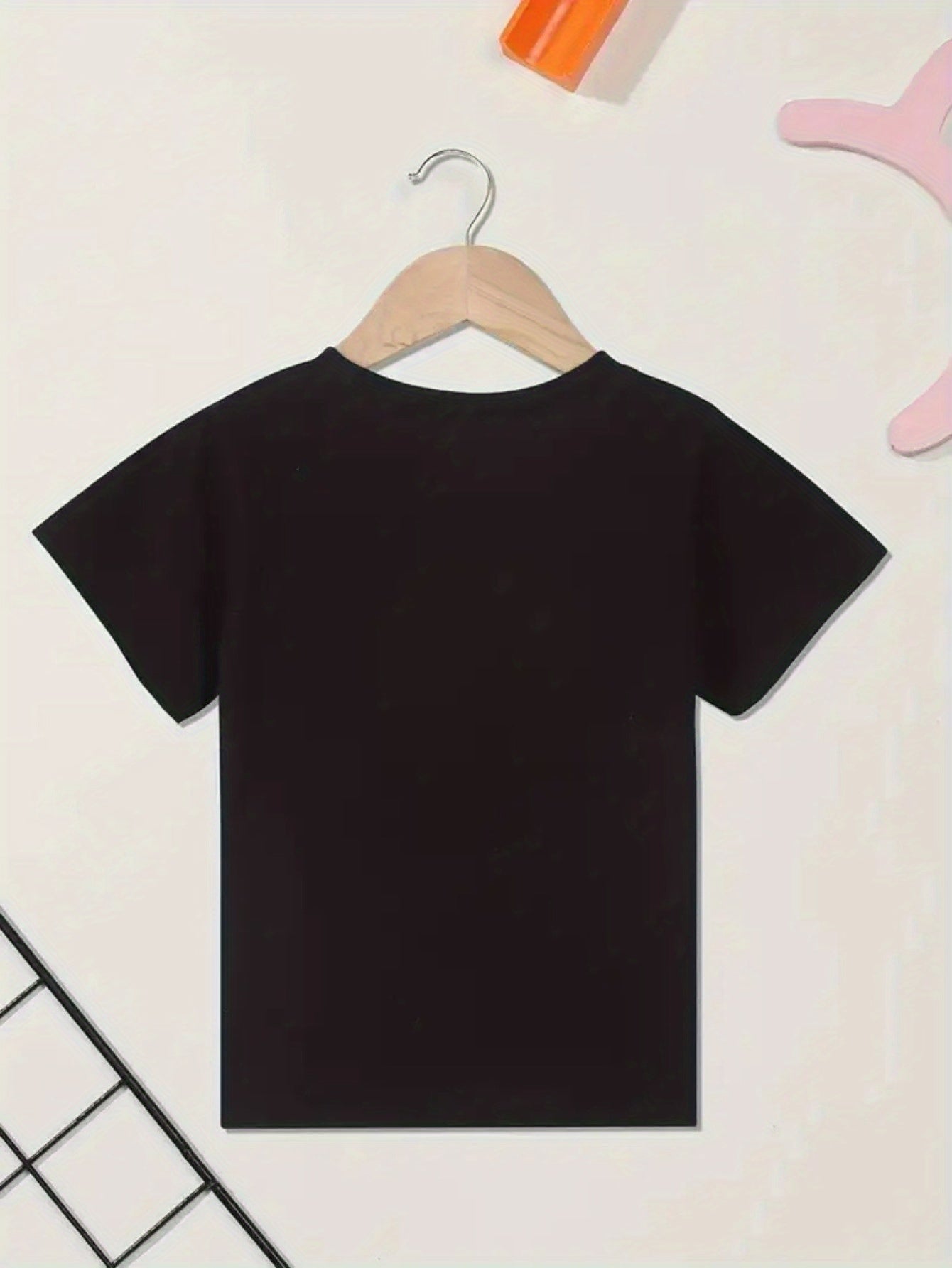 Girls Here Steals Hearts Raccoon Graphic Tee Casual Polyester Short Sleeve T-Shirt Cute Animal Fun Letter Print Perfect for Everyday Outdoor Wear Spring Summer Fall - Sales Savvy Shop